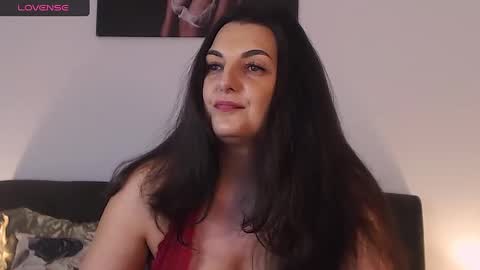 Snapshot of itsyourlady chatting on 02.08.25 Melissa Khaan online show from 02.08.25