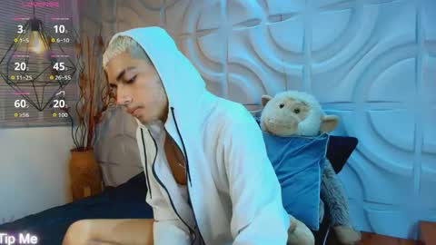 Snapshot of itszairen chatting on 04.23.26 itszairen online show from 04.23.26