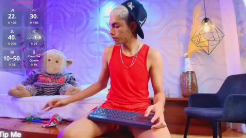 Snapshot of itszairen chatting on 04.30.26 itszairen online show from 04.30.26