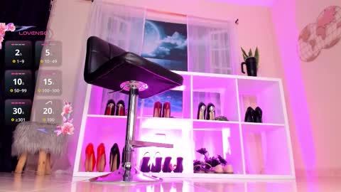 Call me Itzel   online show from 10.15.25