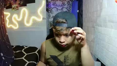 Snapshot of itzurrey chatting on 11.20.25 itzurrey online show from 11.20.25