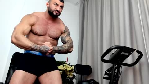 iustinmucle95 online show from 12.27.24