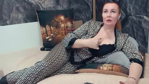 Snapshot of ivettasplash chatting on 11.30.25 IrennaSplash online show from 11.30.25