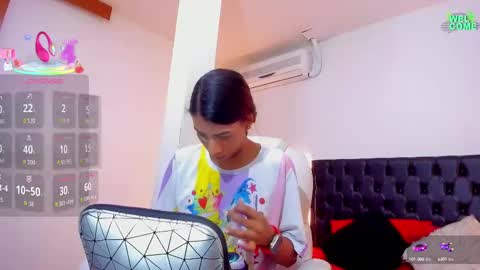 Snapshot of ivi_lopez chatting on 09.11.25 Ivi online show from 09.11.25