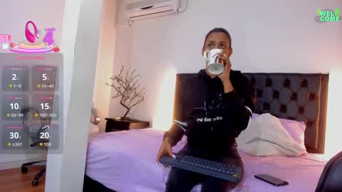 Snapshot of ivi_lopez chatting on 10.02.25 Ivi online show from 10.02.25