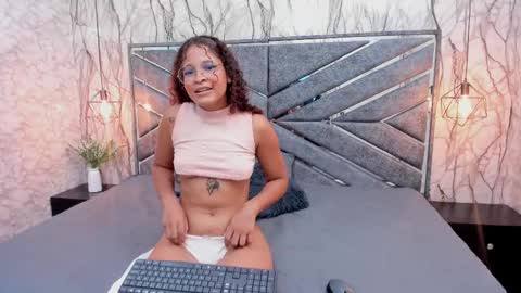Snapshot of ivisbouncyass chatting on 02.16.25 Ivis online show from 02.16.25