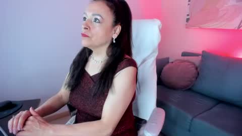 Snapshot of ivonne_4 chatting on 06.11.26 Ivonne online show from 06.11.26
