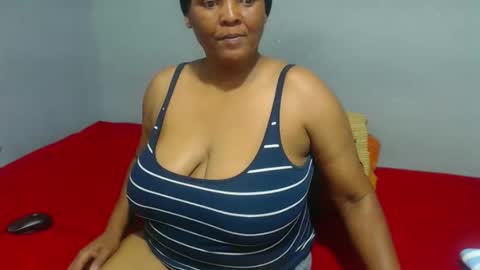 IVORYTITS48 online show from 02.18.25