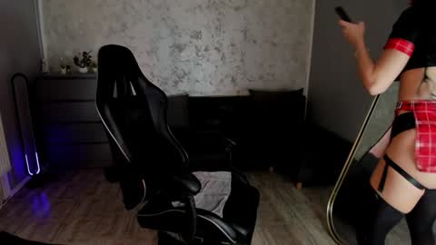 Ivy bellee online show from 02.04.25