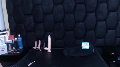 Snapshot of ivy_skinny chatting on 11.25.25 ivy_skinny online show from 11.25.25