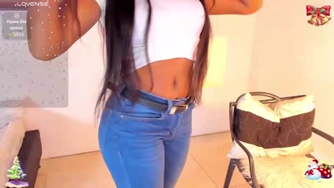 Snapshot of ivybliss8 chatting on 12.17.24 i v y  b l i s s online show from 12.17.24