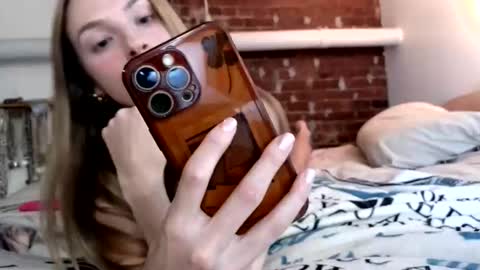 Snapshot of ivygrave chatting on 09.13.25 ivygrave online show from 09.13.25