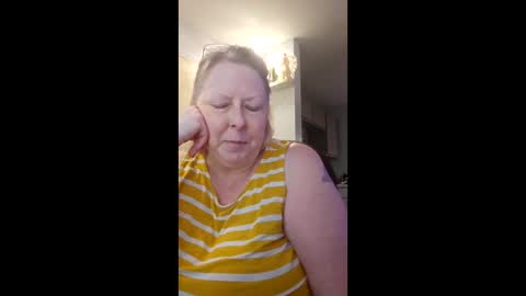 Snapshot of ivyjane3522 chatting on 04.04.26 ivyjane3522 online show from 04.04.26