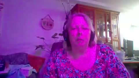 Snapshot of ivyjane3522 chatting on 04.15.26 ivyjane3522 online show from 04.15.26