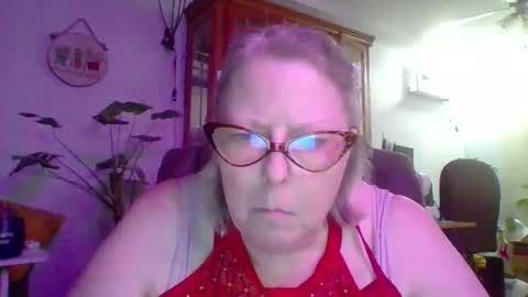 Snapshot of ivyjane3522 chatting on 04.17.26 ivyjane3522 online show from 04.17.26