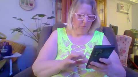 Snapshot of ivyjane3522 chatting on 04.19.26 ivyjane3522 online show from 04.19.26