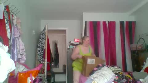 Snapshot of ivyjane3522 chatting on 04.23.26 ivyjane3522 online show from 04.23.26