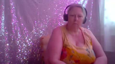 Snapshot of ivyjane3522 chatting on 04.30.26 ivyjane3522 online show from 04.30.26