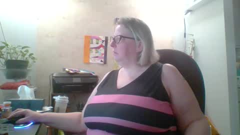 Snapshot of ivyjane3522 chatting on 05.01.26 ivyjane3522 online show from 05.01.26