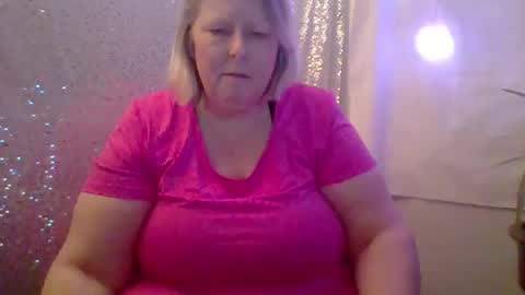 Snapshot of ivyjane3522 chatting on 05.05.26 ivyjane3522 online show from 05.05.26