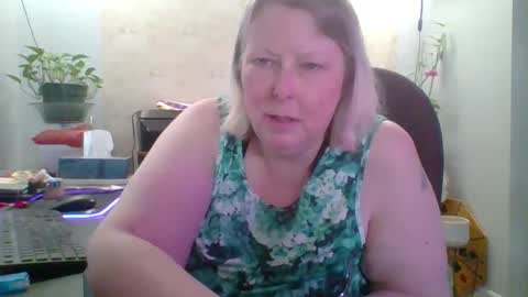 Snapshot of ivyjane3522 chatting on 05.05.26 ivyjane3522 online show from 05.05.26