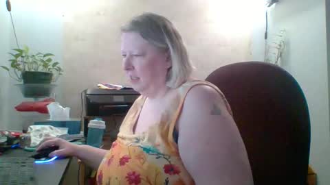 Snapshot of ivyjane3522 chatting on 05.11.26 ivyjane3522 online show from 05.11.26