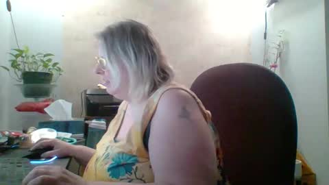 Snapshot of ivyjane3522 chatting on 05.11.26 ivyjane3522 online show from 05.11.26