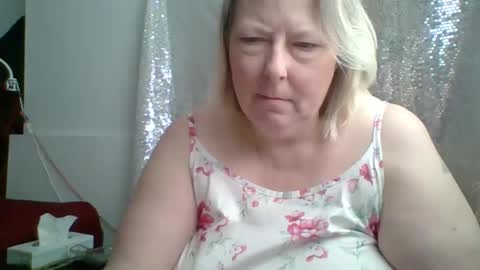 Snapshot of ivyjane3522 chatting on 05.12.26 ivyjane3522 online show from 05.12.26