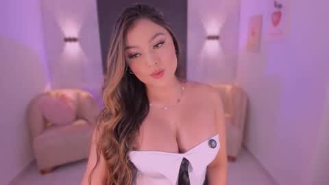 Snapshot of ivyjonesx chatting on 12.05.25 Ivy online show from 12.05.25