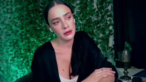 Snapshot of ivyjonson chatting on 12.29.24 Miss Ivy online show from 12.29.24