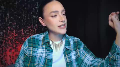 Snapshot of ivyjonson chatting on 03.05.25 Miss Ivy online show from 03.05.25