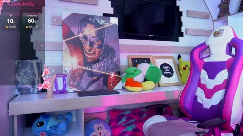 Snapshot of ivyluxe_ chatting on 04.11.26 Ivy online show from 04.11.26