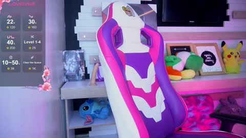 Snapshot of ivyluxe_ chatting on 04.11.26 Ivy online show from 04.11.26