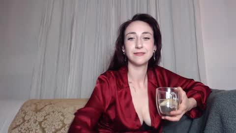 Ivy Rosie online show from 10.11.25