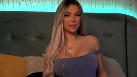  Ivy  online show from 02.18.25