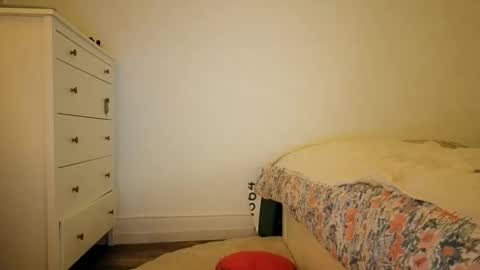 ivyyy1995 online show from 10.19.25