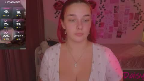 Snapshot of iwi_wi_wi chatting on 09.10.25 Daisy online show from 09.10.25