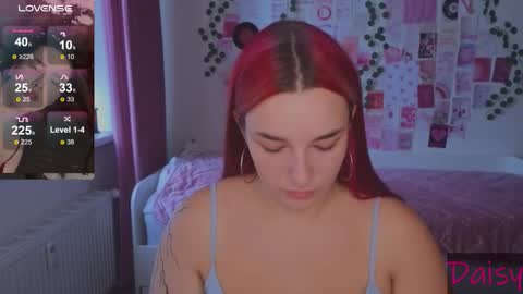 Snapshot of iwi_wi_wi chatting on 09.14.25 Daisy online show from 09.14.25