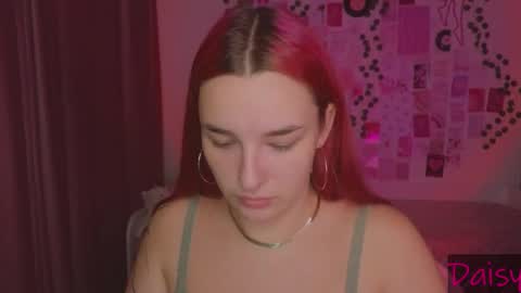 Snapshot of iwi_wi_wi chatting on 09.21.25 Daisy online show from 09.21.25