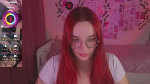 Snapshot of iwi_wi_wi chatting on 10.24.25 Daisy online show from 10.24.25