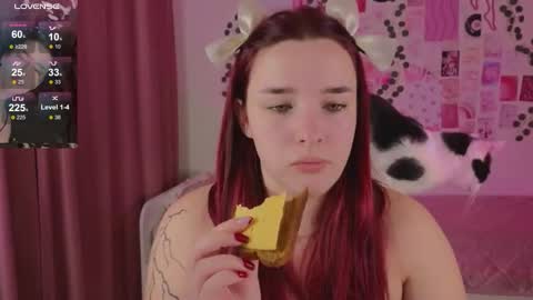 Snapshot of iwi_wi_wi chatting on 11.27.25 Daisy online show from 11.27.25