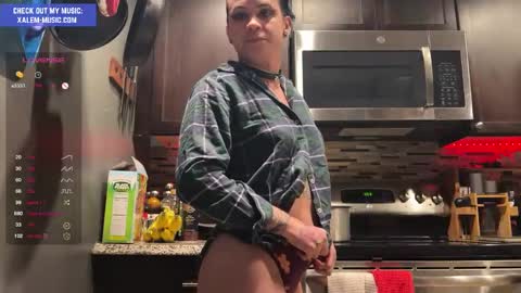 Snapshot of iwillbeyourmuse chatting on 12.24.24 Muse hethey online show from 12.24.24