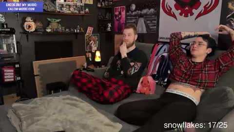 Snapshot of iwillbeyourmuse chatting on 01.05.25 Muse hethey online show from 01.05.25