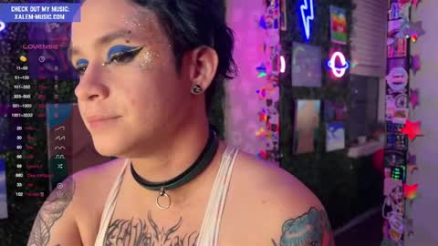 Snapshot of iwillbeyourmuse chatting on 01.11.25 Muse hethey online show from 01.11.25