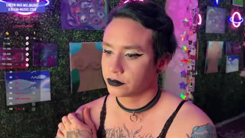 Snapshot of iwillbeyourmuse chatting on 01.17.25 Muse hethey online show from 01.17.25