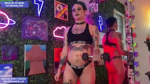 Snapshot of iwillbeyourmuse chatting on 09.09.25 Muse hethey online show from 09.09.25