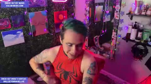 Snapshot of iwillbeyourmuse chatting on 10.22.25 Muse hethey online show from 10.22.25