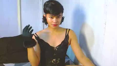 iya143 online show from 10.18.25