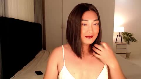 iya_hermosa online show from 12.20.25