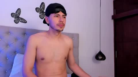 izack_01 online show from 04.16.26